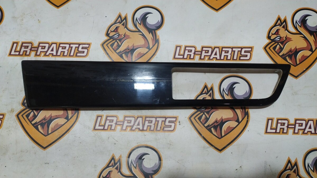LR014645 Front left door trim Range Rover Sport L320 (2005-2013) Used